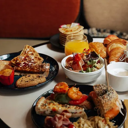 Hotel Voco Paris - Porte De By Ihg 4*